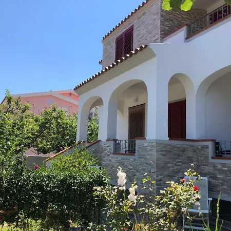 Apartment In Andreina